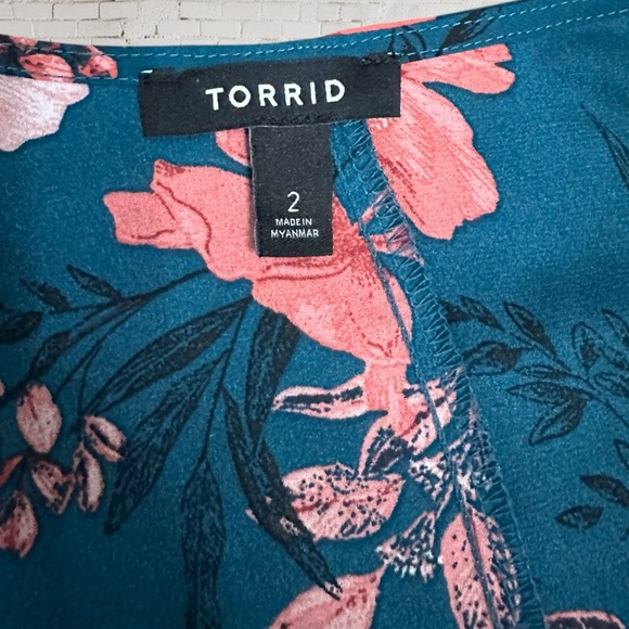 Torrid long kimono duster. Teal green / pink floral. Size 2 - Picture 7 of 9